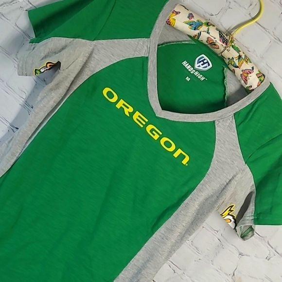 Oregon Ducks UO University Green Gray Yellow V-Neck Tee Tshirt Womens Sz Medium - Picture 5 of 14